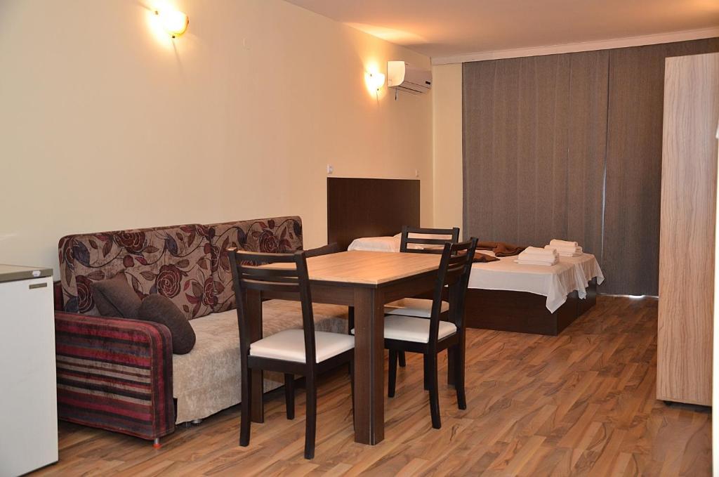 Ivtour Apartments In Yalta Complex Золоті Піски Номер фото